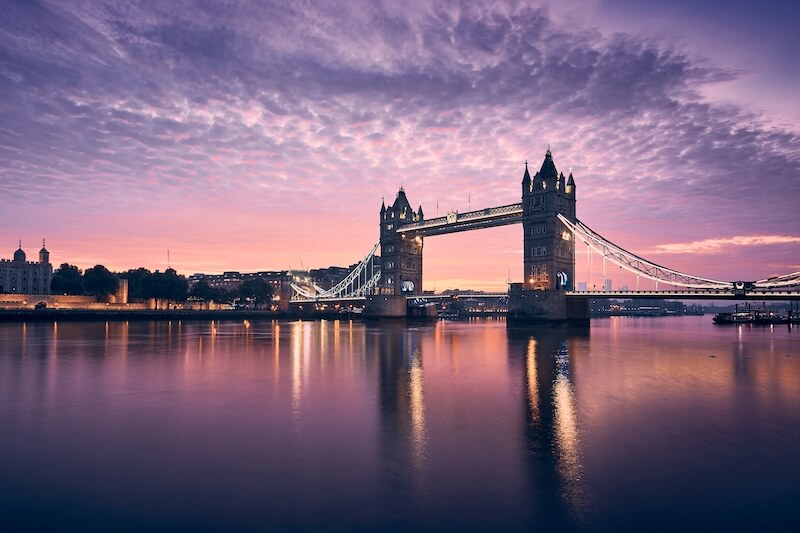 A picture of the London Bridge on the Construct Contact Us Page